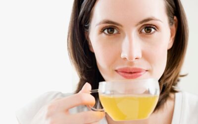 The Powerful Benefits and Cautions of Green Tea Extract: A Clean Beauty Perspective